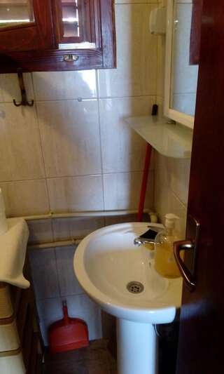 Апартаменты Apartment and Studio Ćinćur Бар Номер-студио с видом на море-1